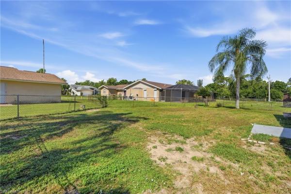 Laurelwood, 19368 Coraltree Ct, Lehigh Acres, Florida 33936, image 2