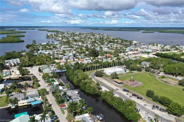 Crows, 11242 Matlacha Ave, Matlacha, Florida 33993, image 2