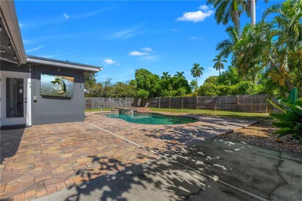 Fort Myers Villas, 2413 Dover Ave, Fort Myers, Florida 33907, image 3