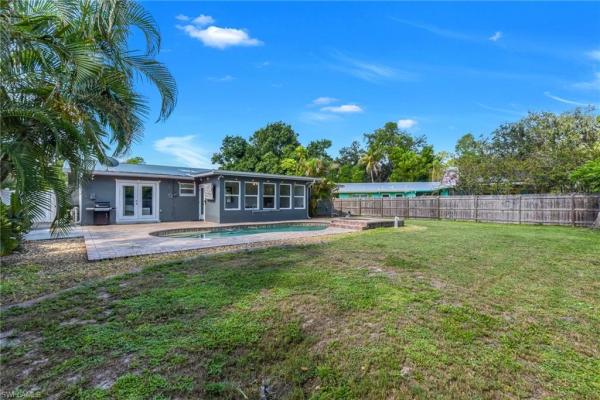 Fort Myers Villas, 2413 Dover Ave, Fort Myers, Florida 33907, image 2