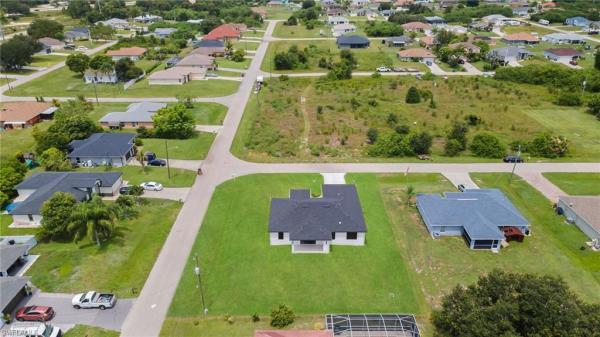 810 Carlfield Ave, Lehigh Acres, Florida 33971, image 1