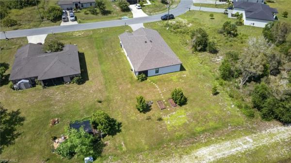Mirror Lakes, 849 Sea Urchin Cir, Fort Myers, Florida 33913, image 2