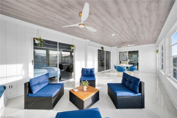 261 Egret St, Fort Myers Beach, Florida 33931, image 1