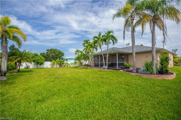 Island Colony, 5831 Samoa Dr, Bokeelia, Florida 33922, image 3