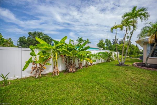 Island Colony, 5831 Samoa Dr, Bokeelia, Florida 33922, image 2