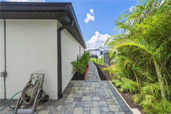 Cape Coral Residential, 3233 21st St, Cape Coral, Florida 33993, image 2