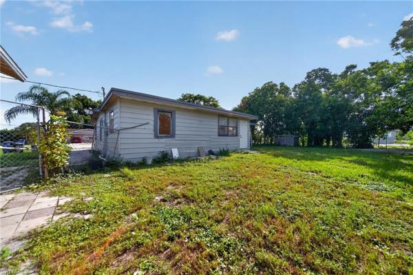 1846 Maple Dr, Fort Myers, Florida 33907, image 2