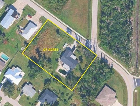 Pine Island Center, 5419 E Ave, Bokeelia, Florida 33922, image 1