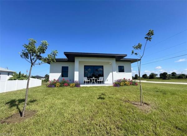 Cape Coral, 4012 22nd Ter, Cape Coral, Florida 33993, image 2
