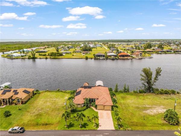 Cape Coral, 4615 32nd Ter, Cape Coral, Florida 33993, image 2