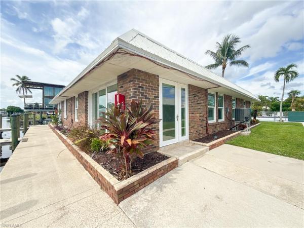 Ozlyn Garden Villas, 2846 Arbutus St #C2, Naples, Florida 34112, image 3