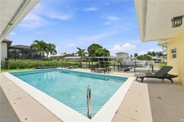 Cape Coral, 902 E El Dorado Pkwy, Cape Coral, Florida 33904, image 3