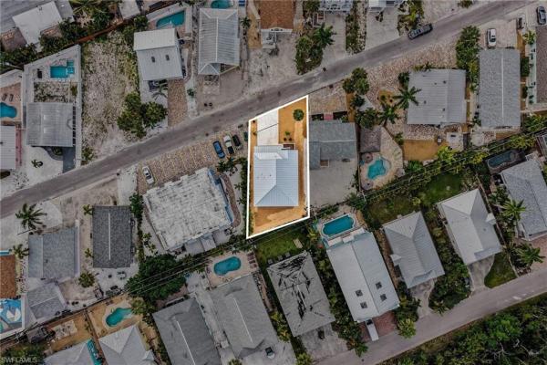 Beach Estates, 224 Fairweather Ln, Fort Myers Beach, Florida 33931, image 1