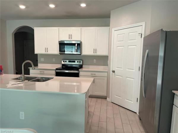 Cape Coral, 230 W Nicholas Pkwy, Cape Coral, Florida 33991, image 3