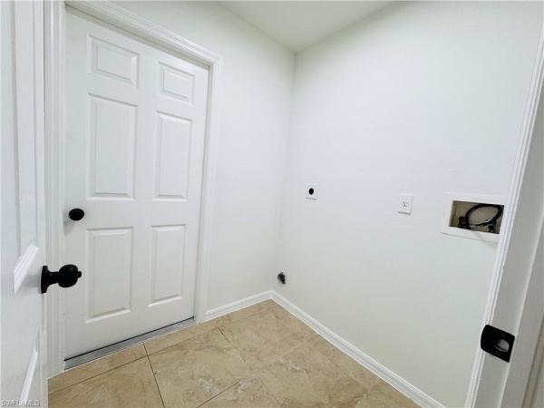 Mirror Lakes, 718 Rue Labeau Cir, Fort Myers, Florida 33913, image 3