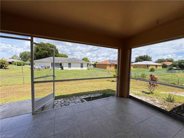Mirror Lakes, 718 Rue Labeau Cir, Fort Myers, Florida 33913, image 2