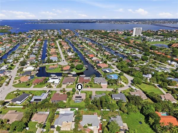 Town & River, 6561 Town And River Rd, Fort Myers, Florida 33919, image 1