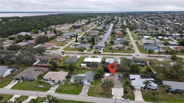 Cape Coral, 2304 8th Ter, Cape Coral, Florida 33990, image 2