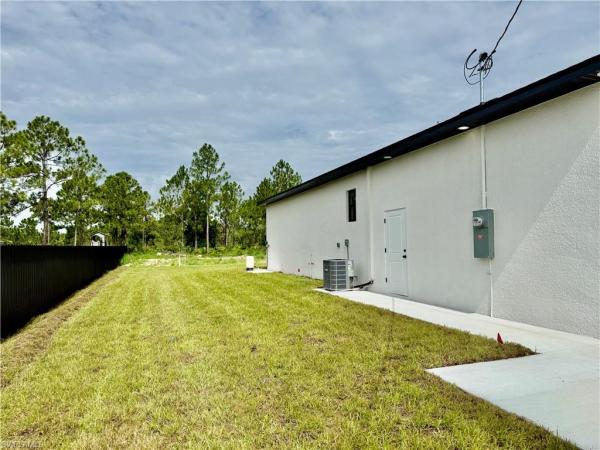 Lehigh Acres, 919 Hibiscus Ave, Lehigh Acres, Florida 33972, image 1