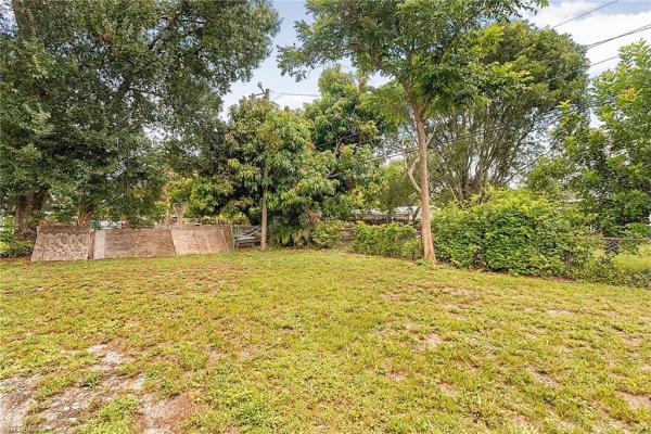 Rainbow Groves, 4028 Manning Ave, Fort Myers, Florida 33916, image 2