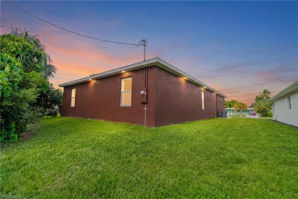 2109 Jaylen Watkins St, Fort Myers, Florida 33916, image 2