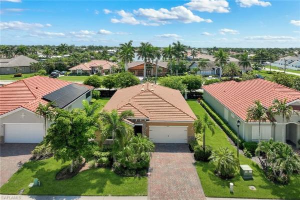 2899 Sunset Pointe Cir, Cape Coral, Florida 33914, image 2