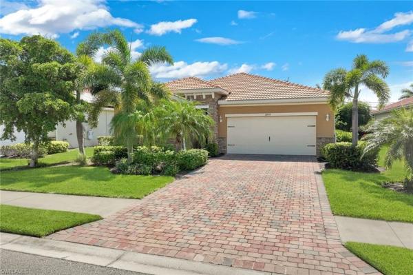 2899 Sunset Pointe Cir, Cape Coral, Florida 33914, image 1