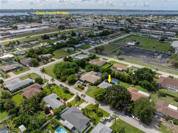 Cape Coral, 1330 44th Ter, Cape Coral, Florida 33904, image 2