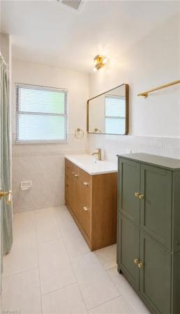 Bowling Green, 1634 Newport Ct, Fort Myers, Florida 33907, image 1