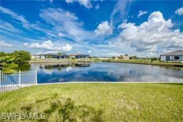 Cape Coral, 1042 32nd Pl, Cape Coral, Florida 33993, image 2