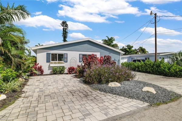 Island Harbors, 2574 Bayshore Dr, Matlacha, Florida 33993, image 1