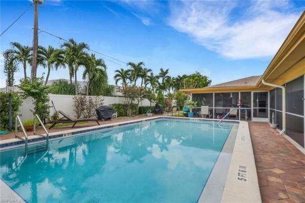 Cape Coral, 3605 Country Club Blvd #C, Cape Coral, Florida 33904, image 1