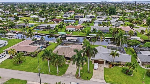 Cape Coral Residential, 418 Avalon Dr, Cape Coral, Florida 33904, image 2