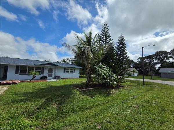 Fort Myers Villas, 2373 Chandler Ave, Fort Myers, Florida 33907, image 2