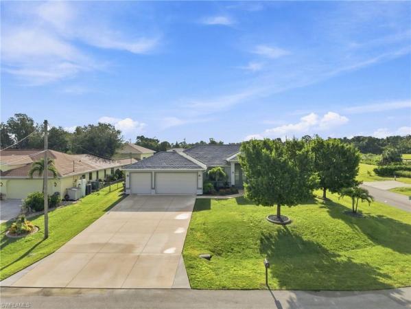 Cape Coral Residential, 1815 28th Pl, Cape Coral, Florida 33993, image 2