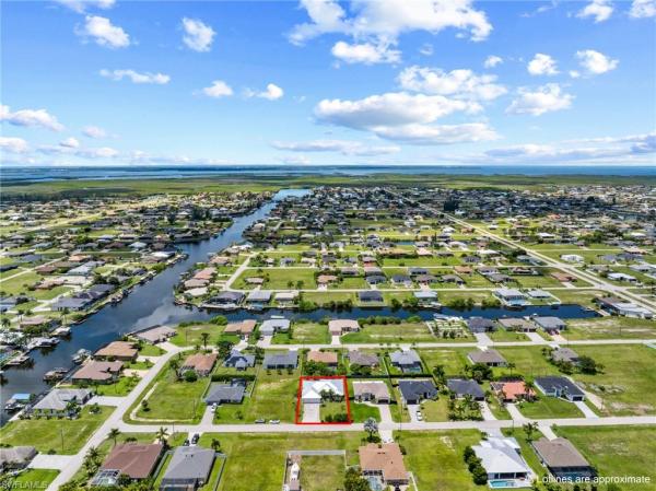 Cape Coral Residential, 1012 33rd Pl, Cape Coral, Florida 33993, image 3