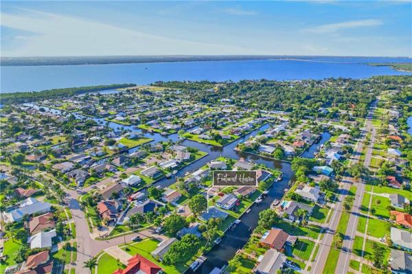 Lochmoor Waterway Estates, 4431 Atlantic Cir, North Fort Myers, Florida 33903, image 2