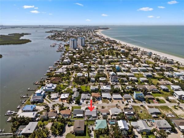 Leilani, 193 Hibiscus Dr, Fort Myers Beach, Florida 33931, image 2
