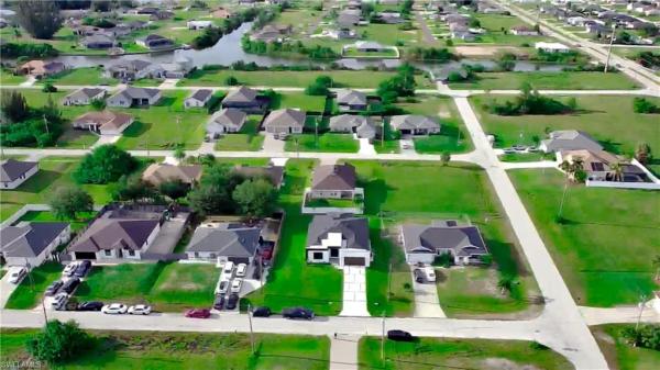 Cape Coral Residential, 2421 8th Ter, Cape Coral, Florida 33993, image 3