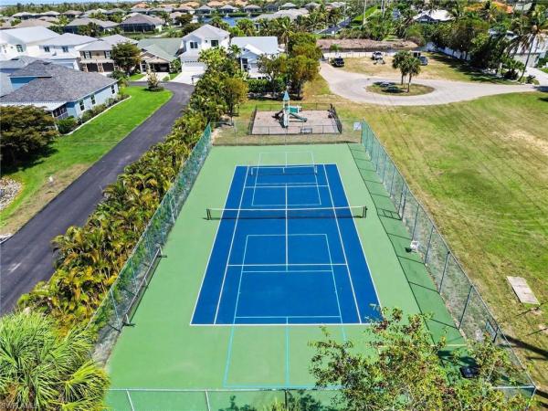 Island Park Woods, 6081 Lake Front Dr, Fort Myers, Florida 33908, image 3
