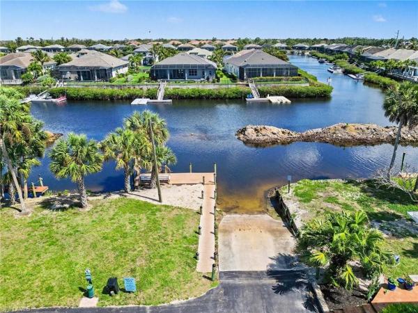 Island Park Woods, 6081 Lake Front Dr, Fort Myers, Florida 33908, image 2