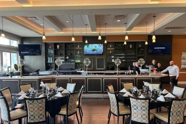 5805 Trailwinds Dr #326, Fort Myers, Florida 33907, image 2