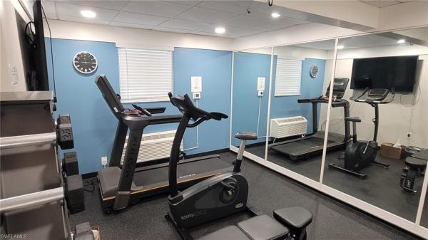 Centre Court, 2121 E Collier Ave #316, Fort Myers, Florida 33901, image 2