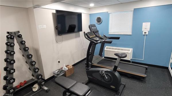 Centre Court, 2121 E Collier Ave #316, Fort Myers, Florida 33901, image 1
