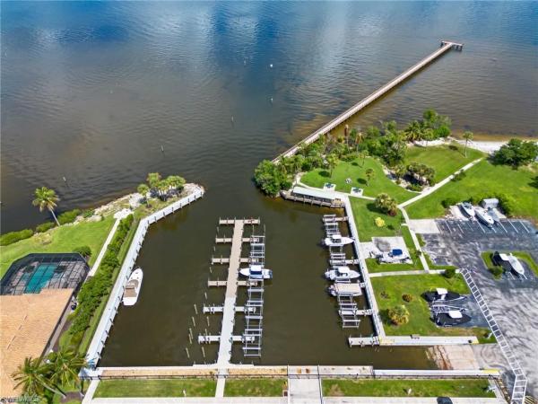 5471 Peppertree Dr #7, Fort Myers, Florida 33908, image 1