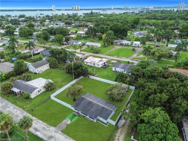 North Fort Myers No HOA, 77 W Glenmont Dr, North Fort Myers, Florida 33917, image 1