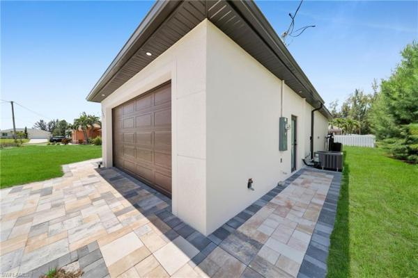 Cape Coral Residential, 1122 26th Ave, Cape Coral, Florida 33993, image 2
