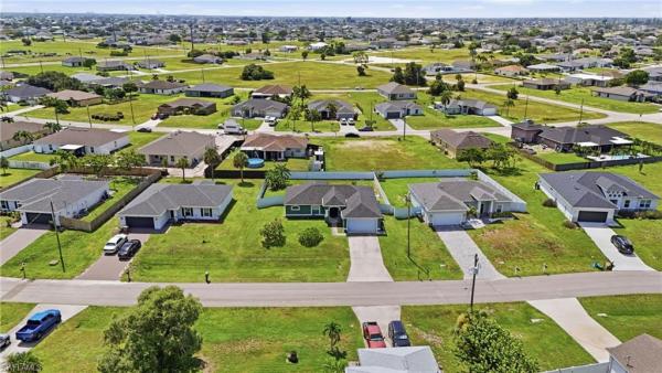 Cape Coral Residential, 212 28th Ter, Cape Coral, Florida 33993, image 3