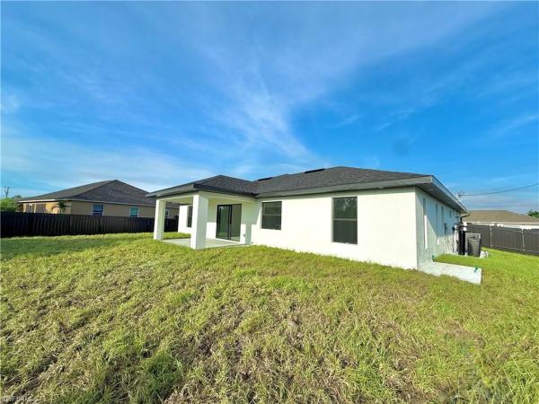 Cape Coral Residential, 3006 Douglas Cir, Cape Coral, Florida 33993, image 1