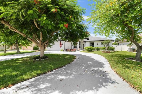1819 19th Ln, Cape Coral, Florida 33990, image 1